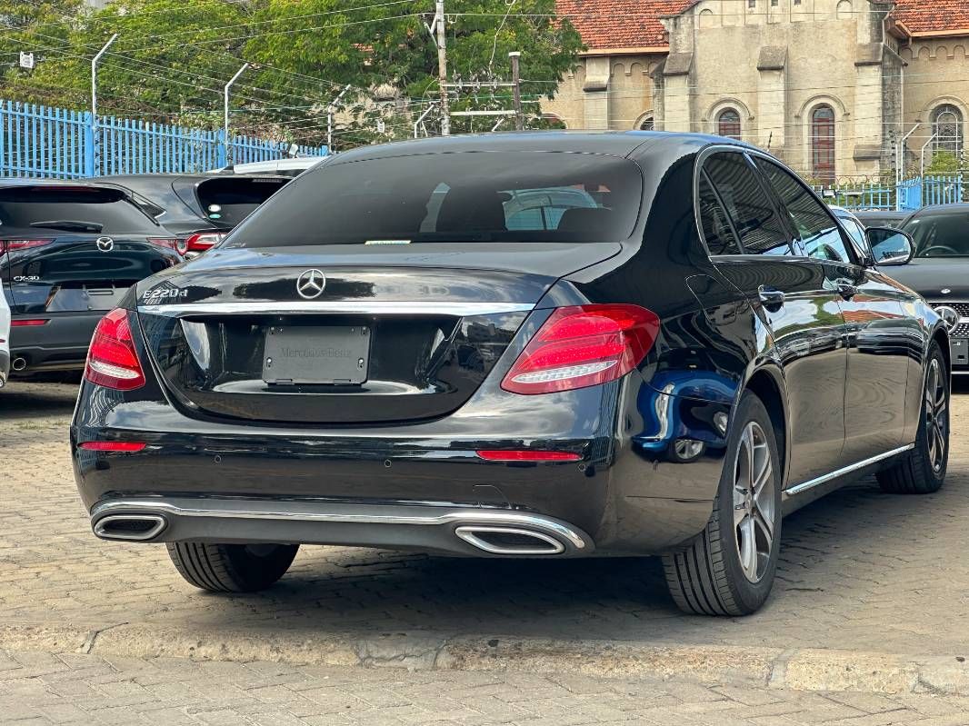 2019 Mercedes-Benz E220 in black, photo 6 of 12, for sale in Kenya (Ref M19-80629)