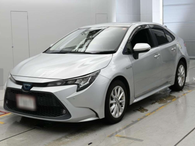2020 Toyota Corolla in silver, photo 1 of 3, for sale in Kenya (Ref T20-31247)