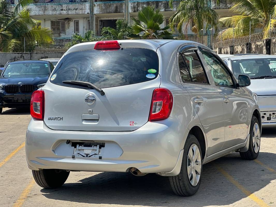 2019 Nissan March