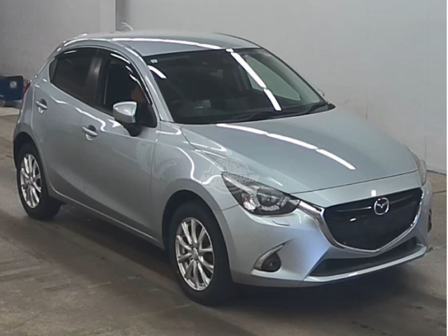 2019 Mazda Demio in silver, photo 1 of 4, for sale in Kenya (Ref M19-02284)