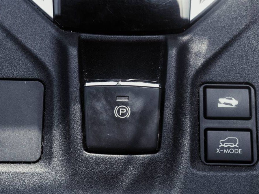 2018 Subaru Impreza in black, photo 11 of 14, for sale in Kenya (Ref S18-71991)