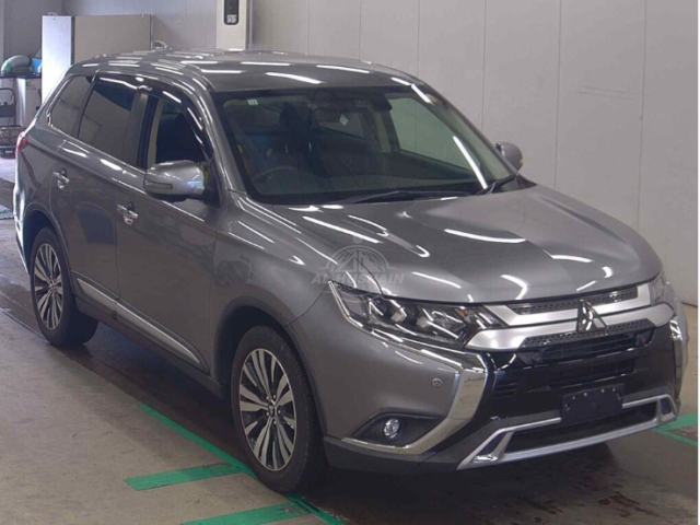 2019 Mitsubishi Outlander in grey, photo 1 of 3, for sale in Kenya (Ref M19-00220)