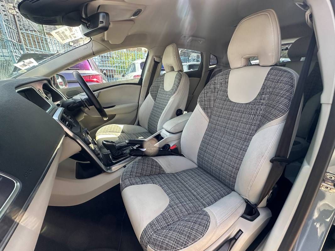 2019 Volvo V40
