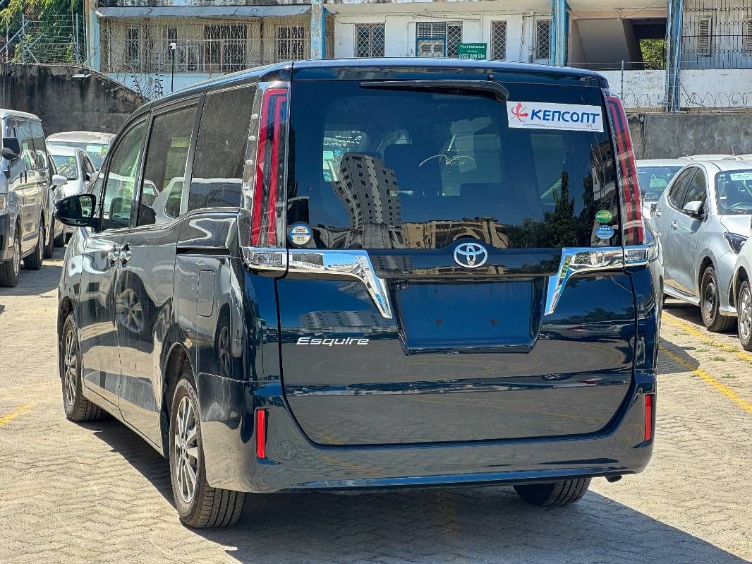 2019 Toyota Esquire