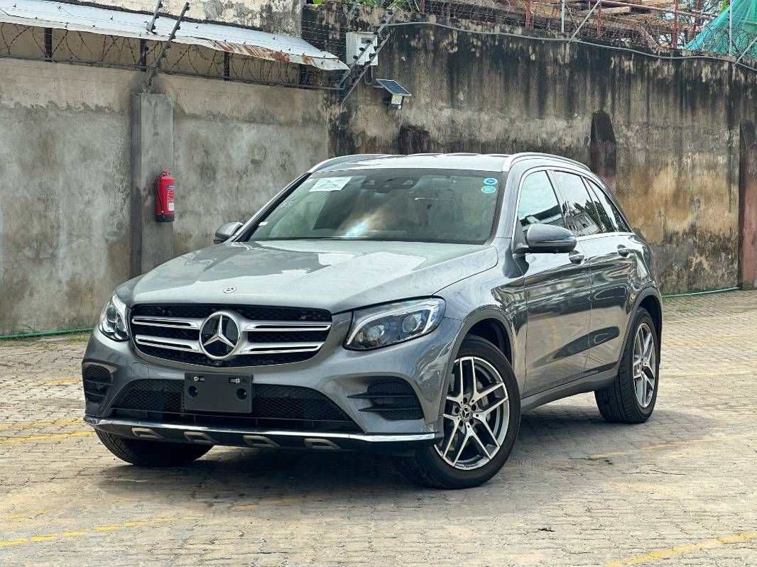 2019 Mercedes-Benz GLC200 in grey, photo 1 of 12, for sale in Kenya (Ref M19-82805)