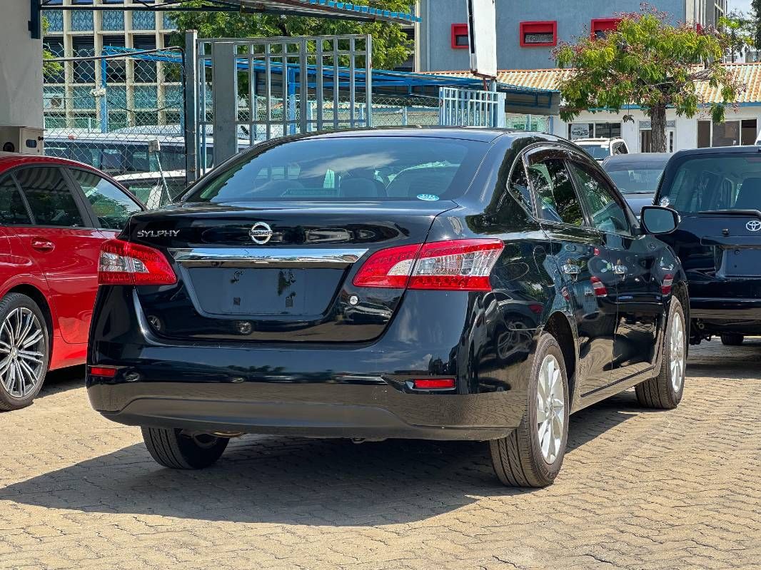 2019 Nissan Sylphy in black, photo 6 of 12, for sale in Kenya (Ref N19-34206)
