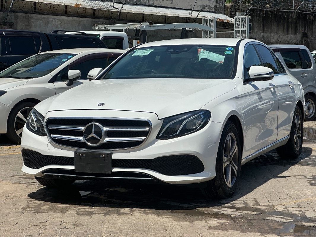 2019 Mercedes-Benz E200