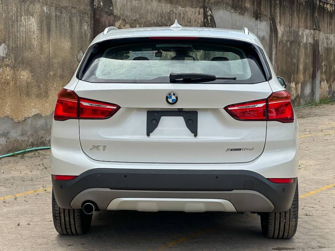 2019 BMW X1 in white, photo 5 of 12, for sale in Kenya (Ref B19-82222)