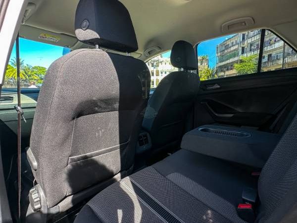 2020 Volkswagen T-Roc in pearl, photo 12 of 13, for sale in Kenya (Ref V20-59899)
