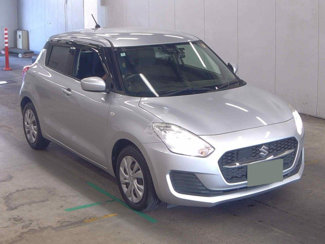 2020 Suzuki Swift in silver, photo 1 of 3, for sale in Kenya (Ref S20-00072)