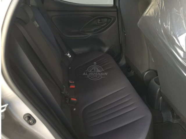 2020 Toyota Yaris in grey, photo 2 of 4, for sale in Kenya (Ref T20-07152)