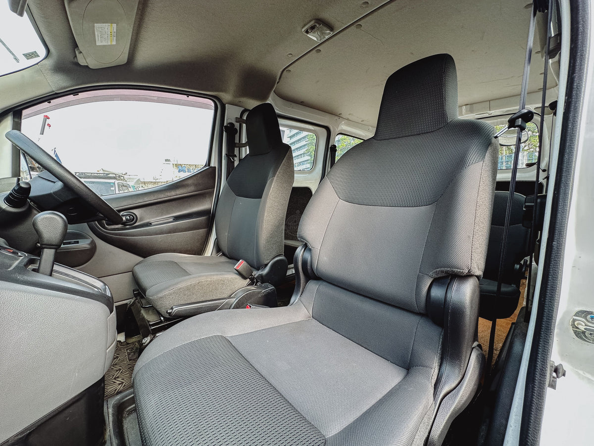 2019 Nissan NV200 in white, photo 7 of 9, for sale in Kenya (Ref N19-37213)