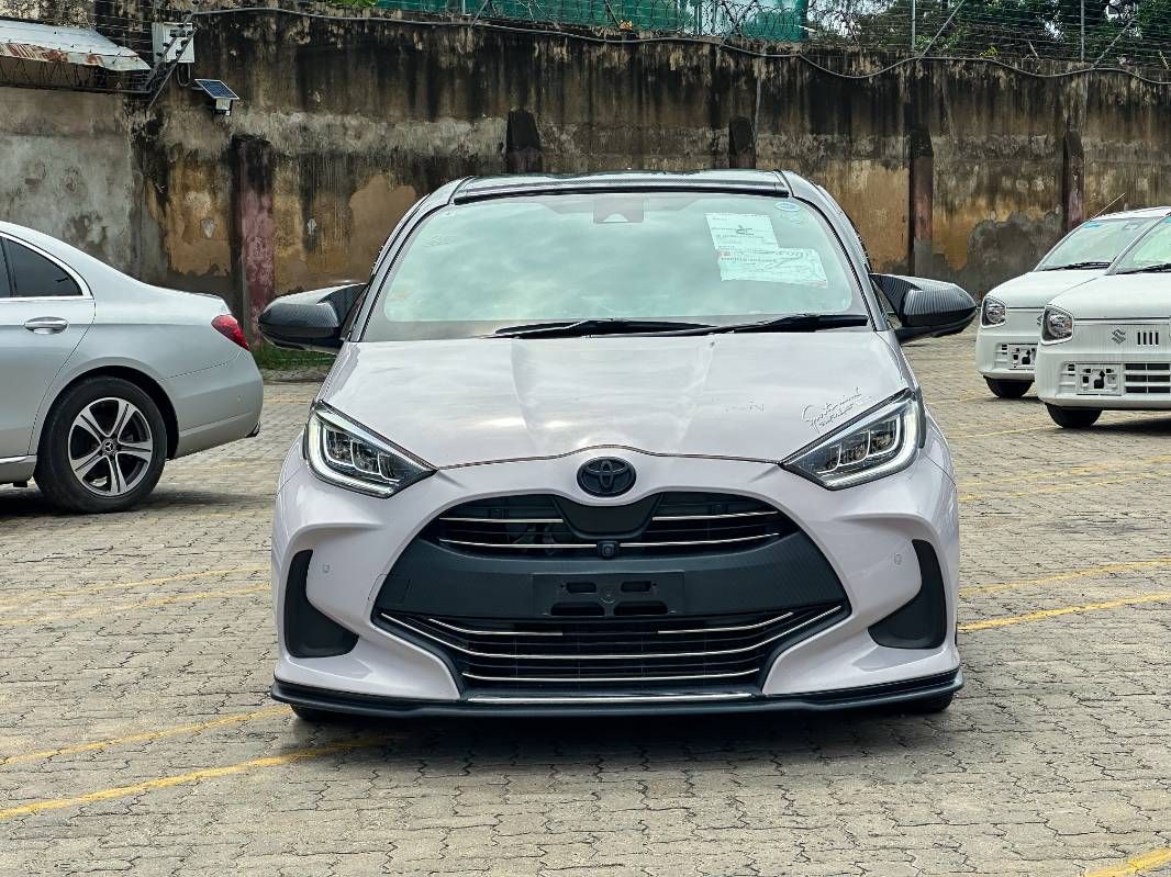 2020 Toyota Yaris in pink, photo 2 of 12, for sale in Kenya (Ref T20-13059)