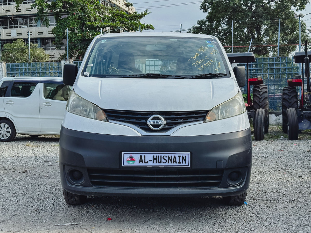 2019 Nissan NV200 in white, photo 3 of 9, for sale in Kenya (Ref N19-37213)