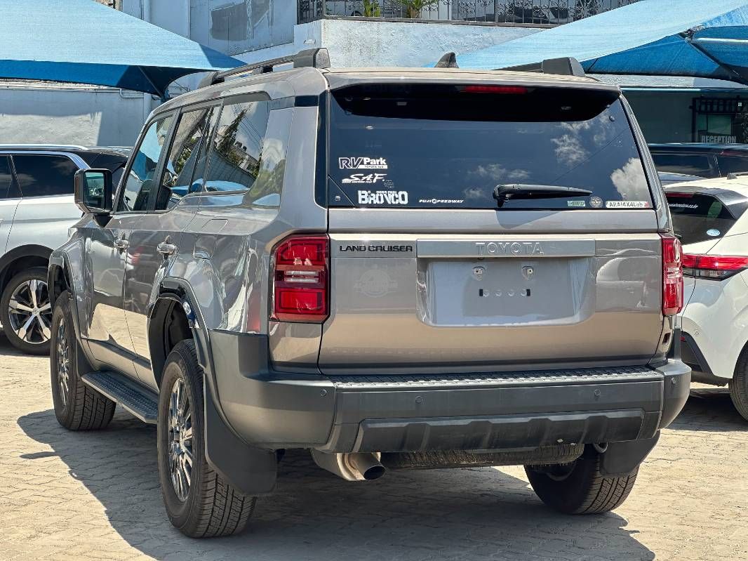 2024 Toyota Landcruiser 250 in bronz, photo 4 of 13, for sale in Kenya (Ref T24-19065)