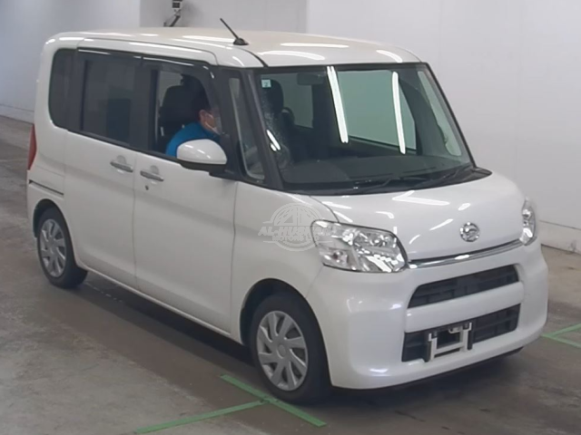 2019 Daihatsu Tanto in white, photo 1 of 4, for sale in Kenya (Ref D19-38656)