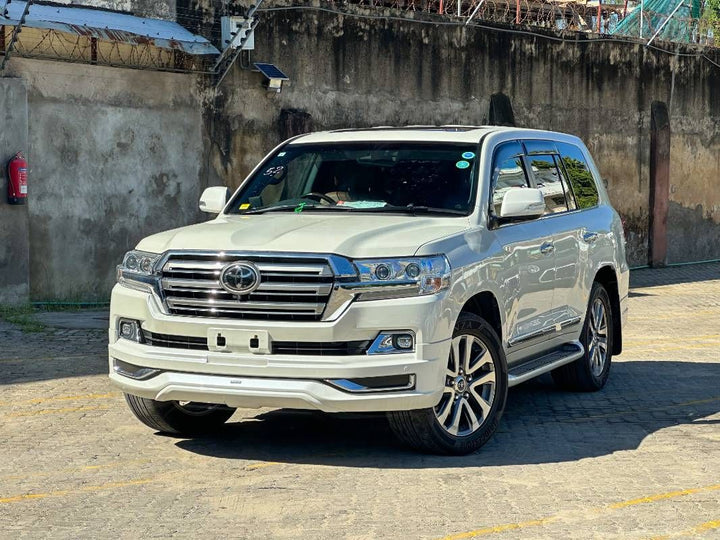 2019 Toyota Land Cruiser in pearl, photo 1 of 14, for sale in Kenya (Ref T19-84524)