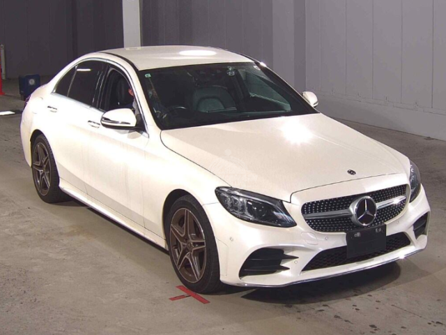 2019 Mercedes-Benz C200 in white, photo 1 of 4, for sale in Kenya (Ref M19-09206)
