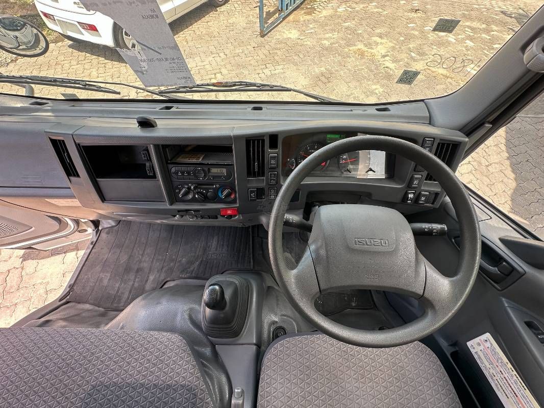 2019 Isuzu Elf