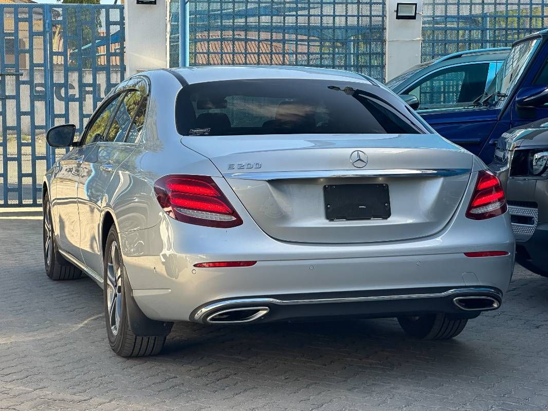 2019 Mercedes-Benz E200