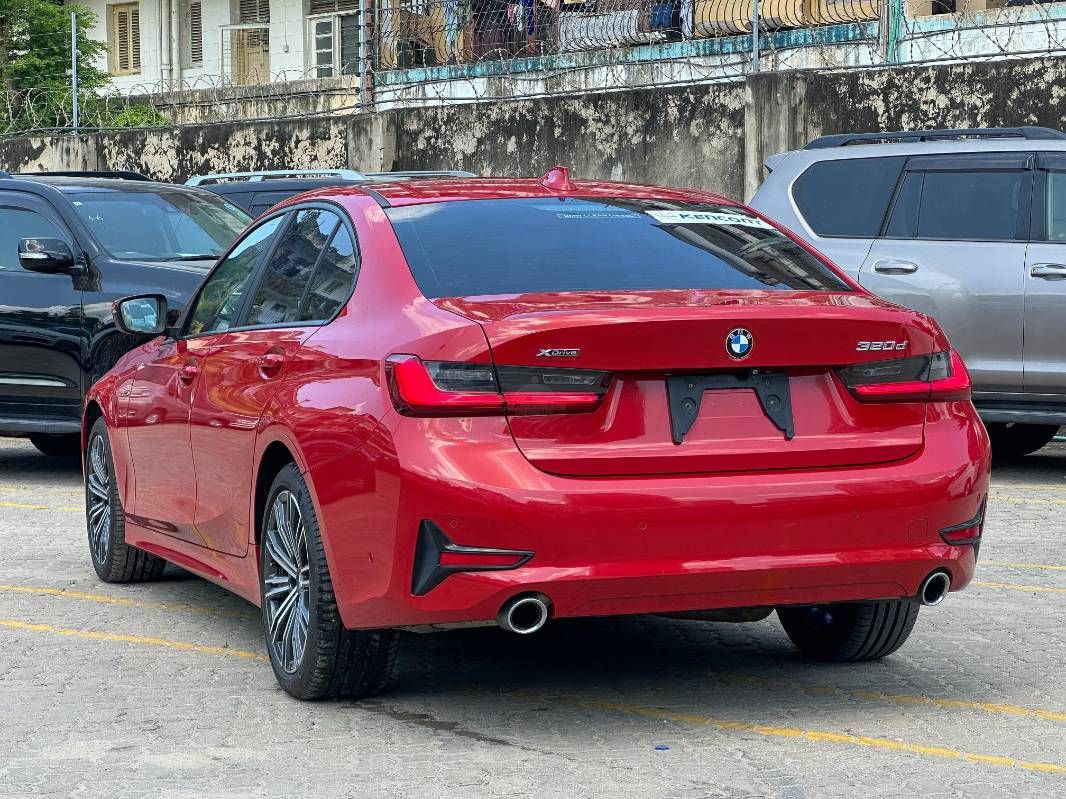 2019 BMW 320