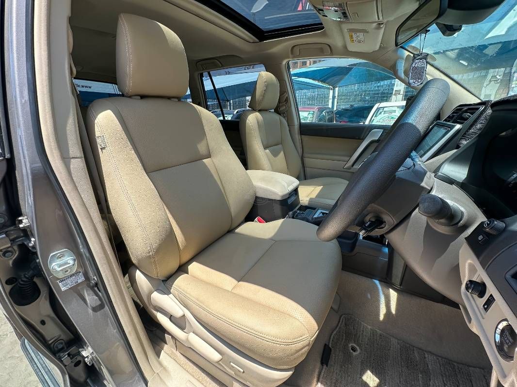 2019 Toyota Prado in bronz, photo 10 of 14, for sale in Kenya (Ref T19-01233)