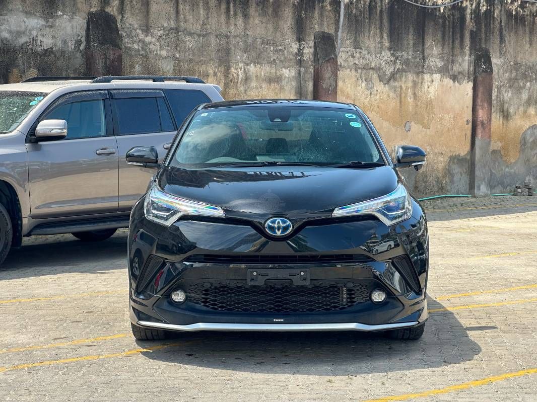 2019 Toyota C-Hr in black, photo 2 of 12, for sale in Kenya (Ref T19-74729)