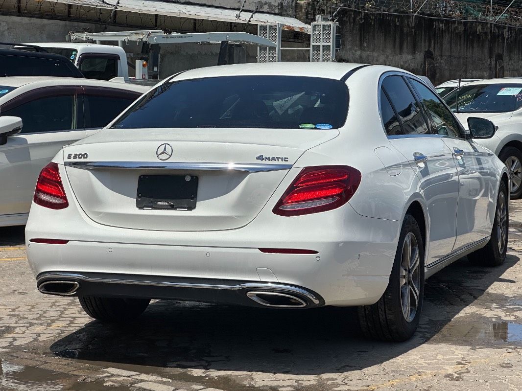 2019 Mercedes-Benz E200
