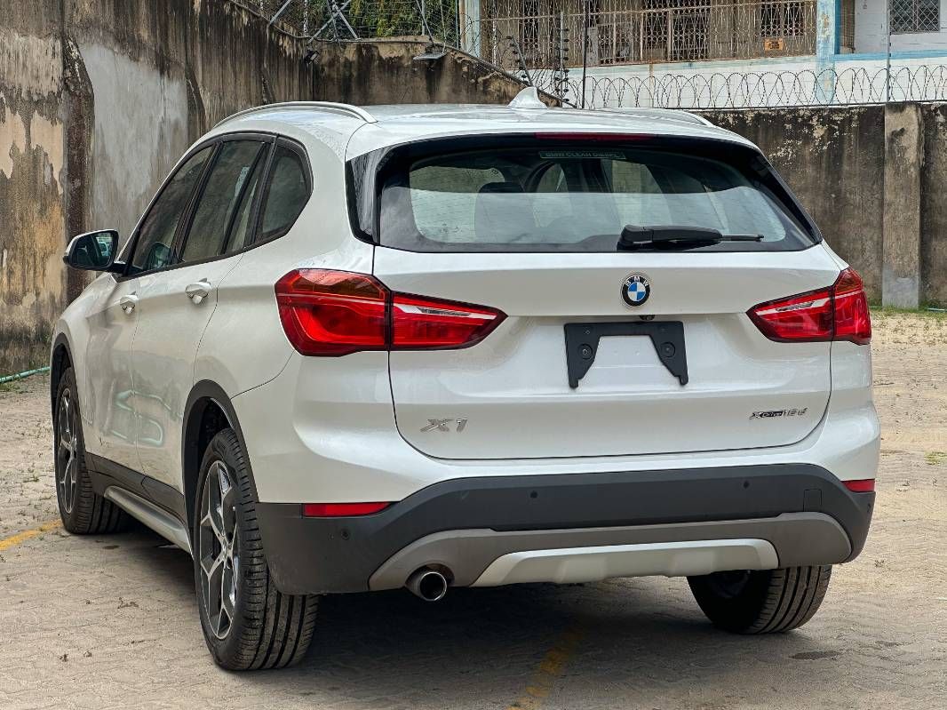 2019 BMW X1 in white, photo 4 of 12, for sale in Kenya (Ref B19-82222)