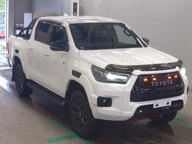 2022 Toyota Hilux in white, photo 1 of 3, for sale in Kenya (Ref T22-33415)