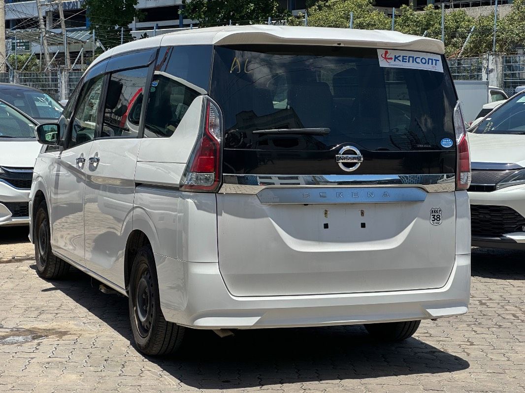 2019 Nissan Serena, photo 3