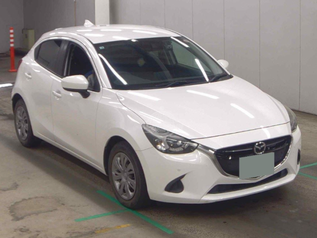 2019 Mazda Demio in pearl, photo 1 of 4, for sale in Kenya (Ref M19-14590)