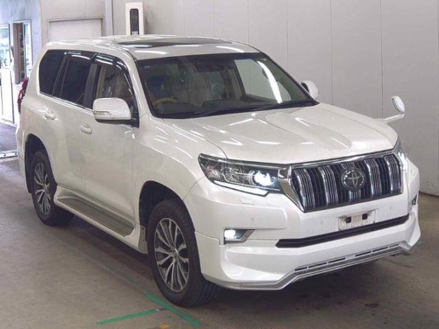 2019 Toyota Prado in pearl, photo 1 of 3, for sale in Kenya (Ref T19-08558)