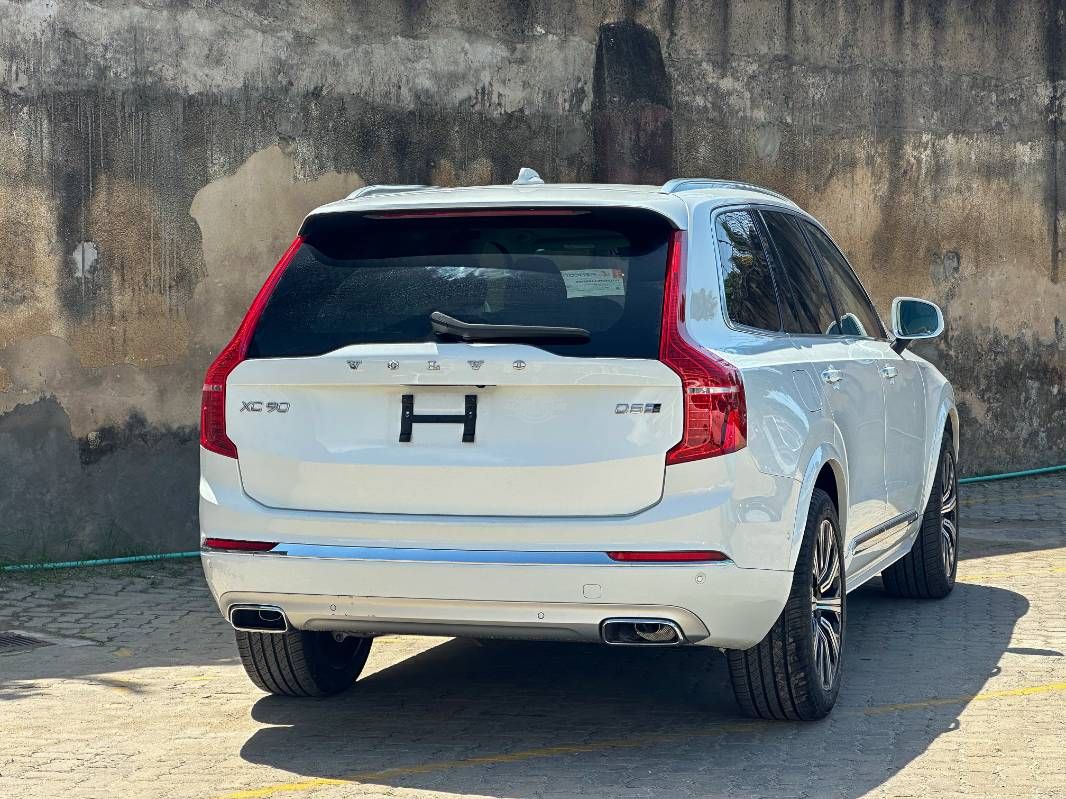 2020 Volvo XC90 in pearl, photo 6 of 13, for sale in Kenya (Ref V20-21499)