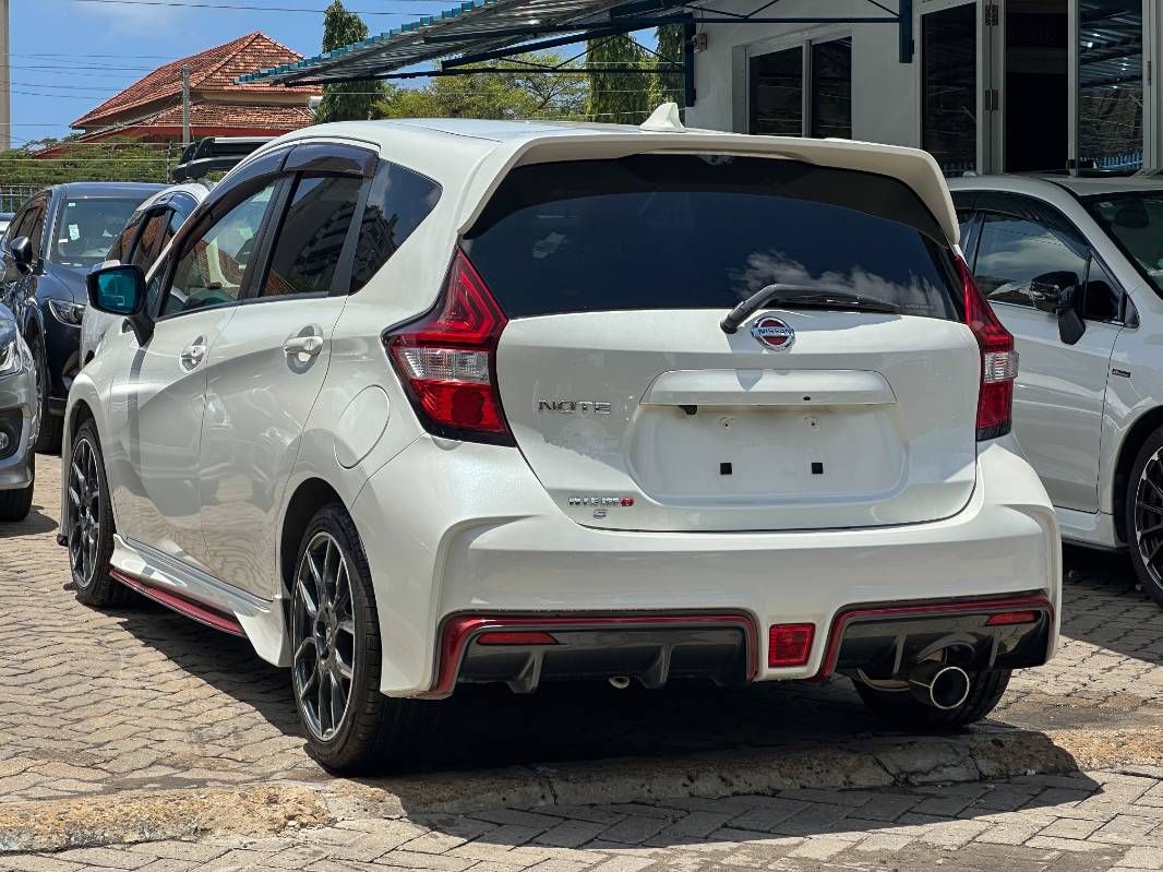2019 Nissan Note in pearl, photo 4 of 12, for sale in Kenya (Ref N19-72864)