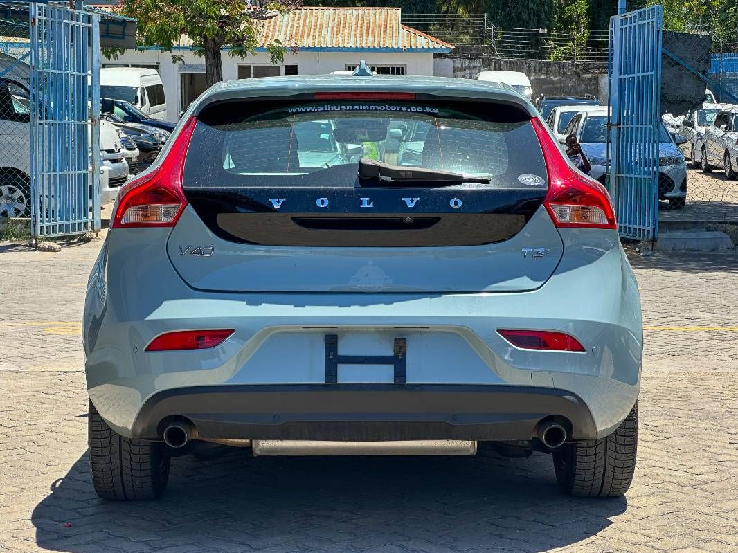 2019 Volvo V40
