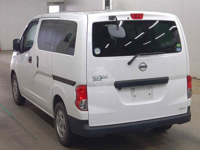 2020 Nissan NV200 in white, photo 3 of 3, for sale in Kenya (Ref N20-60881)