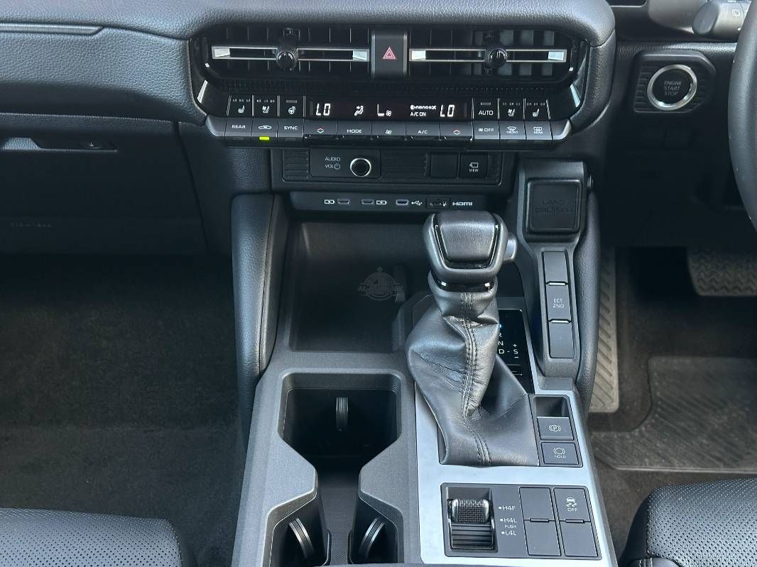 2024 Toyota Landcruiser 250 in bronz, photo 9 of 13, for sale in Kenya (Ref T24-19065)