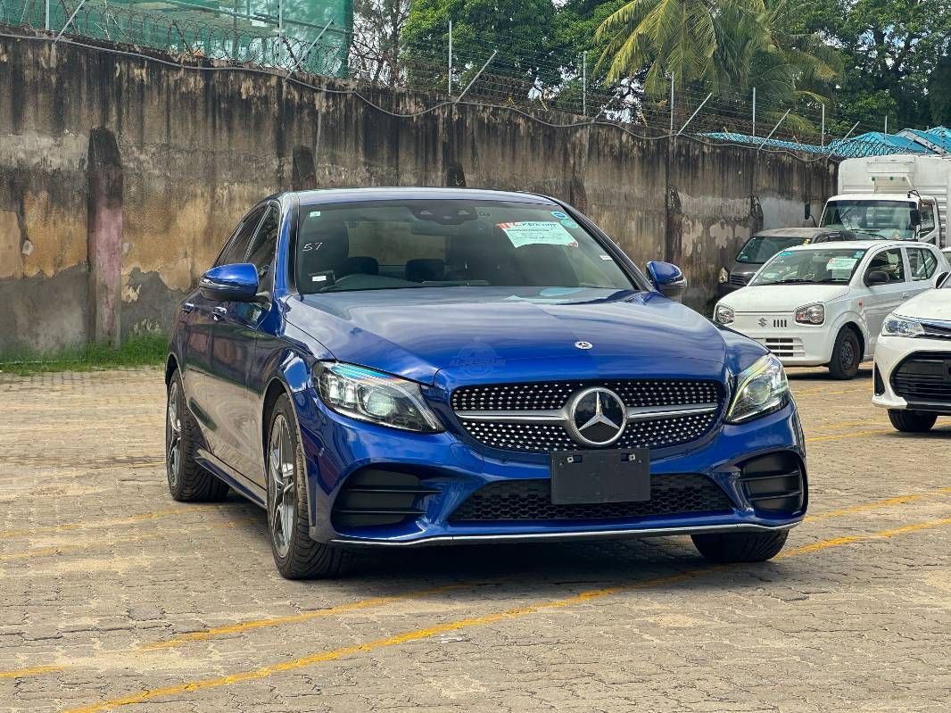 2019 Mercedes-Benz C200 in blue, photo 7 of 12, for sale in Kenya (Ref M19-71394)