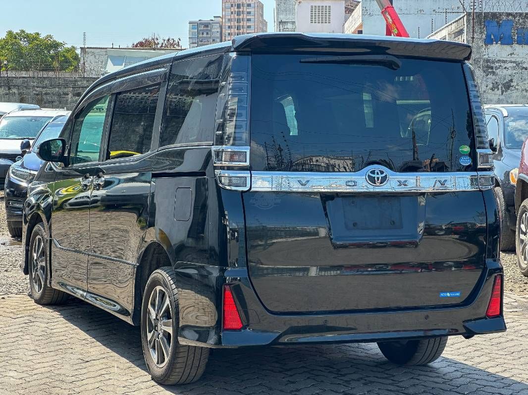 2019 Toyota Voxy