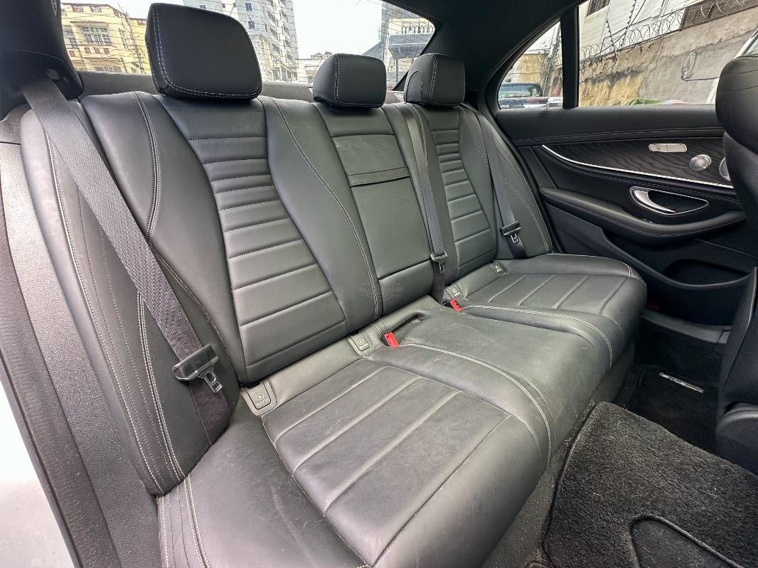 2019 Mercedes-Benz E300