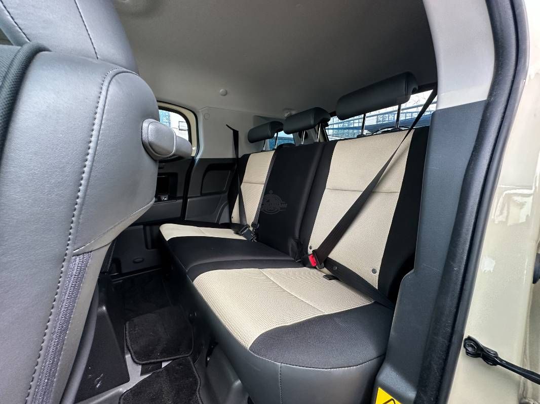 2018 Toyota Fjcrusier in beige, photo 11 of 11, for sale in Kenya (Ref T18-37728)