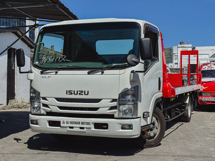 2018 Isuzu Elf in white, photo 1 of 12, for sale in Kenya (Ref I18-79158)