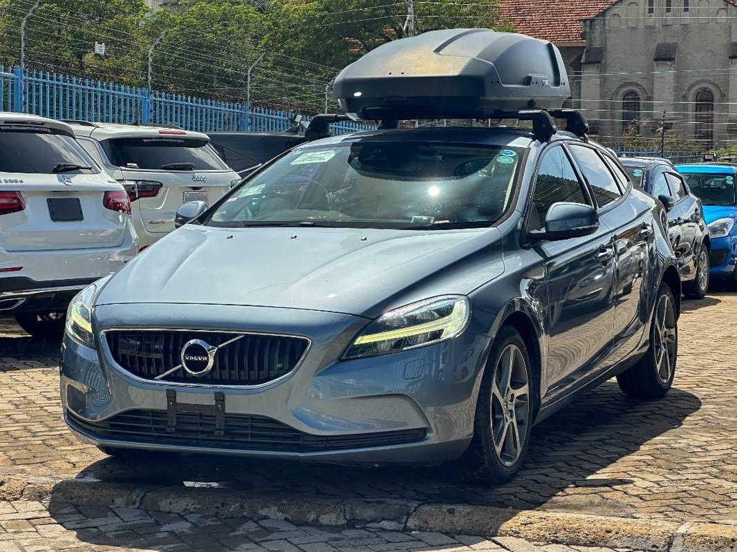2019 Volvo V40