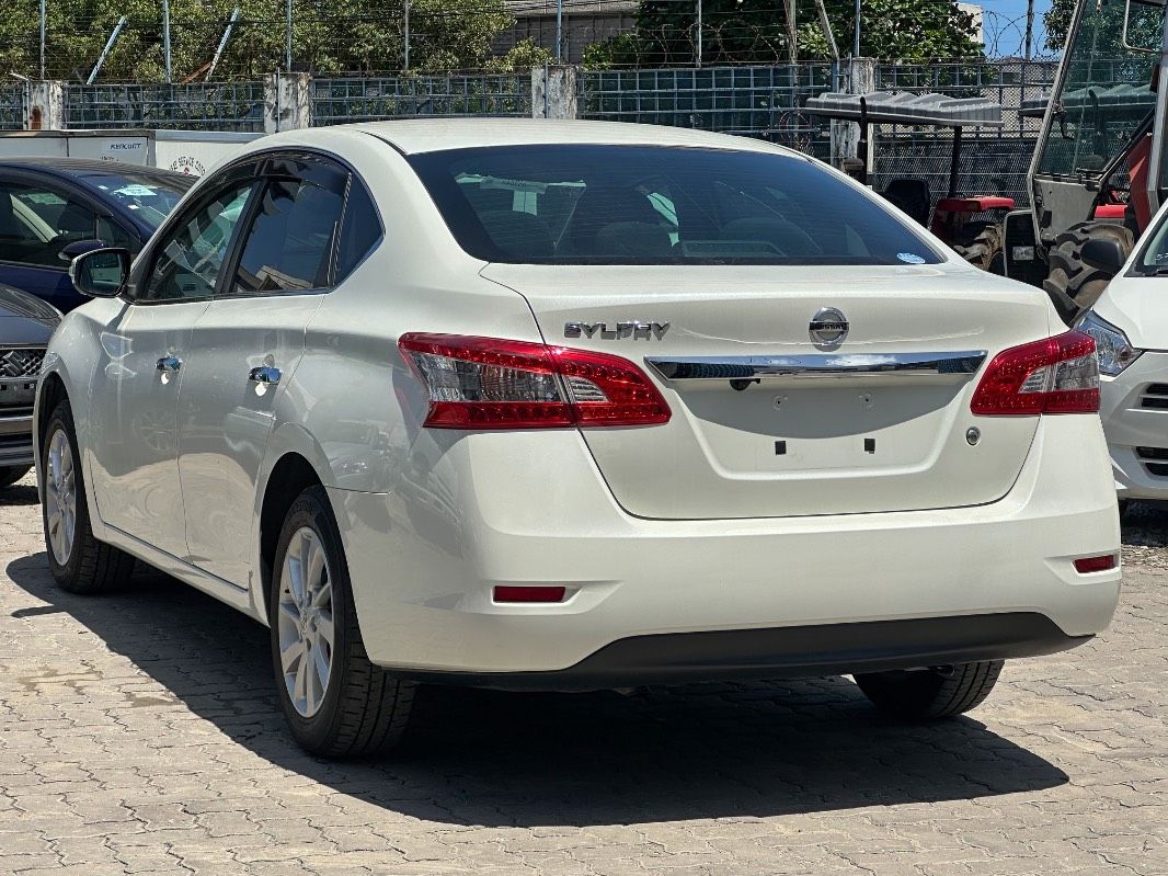 2020 Nissan Sylphy in pearl, photo 4 of 12, for sale in Kenya (Ref N20-51043)