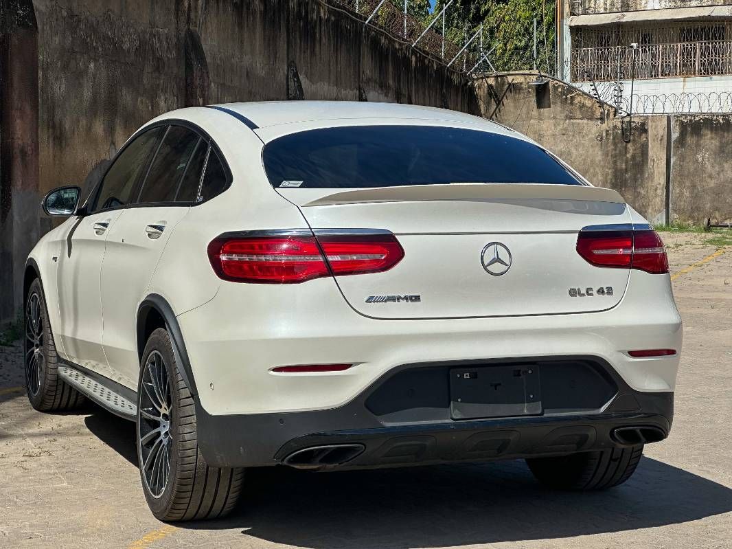 2019 Mercedes-Benz GLC43 in pearl, photo 4 of 12, for sale in Kenya (Ref M19-55223)