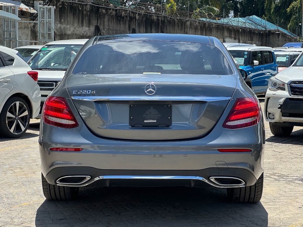 2019 Mercedes-Benz E220