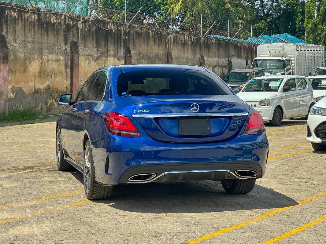 2019 Mercedes-Benz C200 in blue, photo 4 of 12, for sale in Kenya (Ref M19-71394)