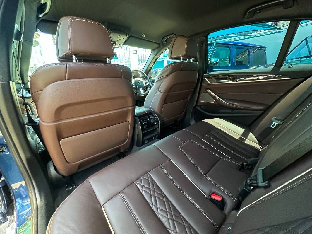 2021 BMW 530i
