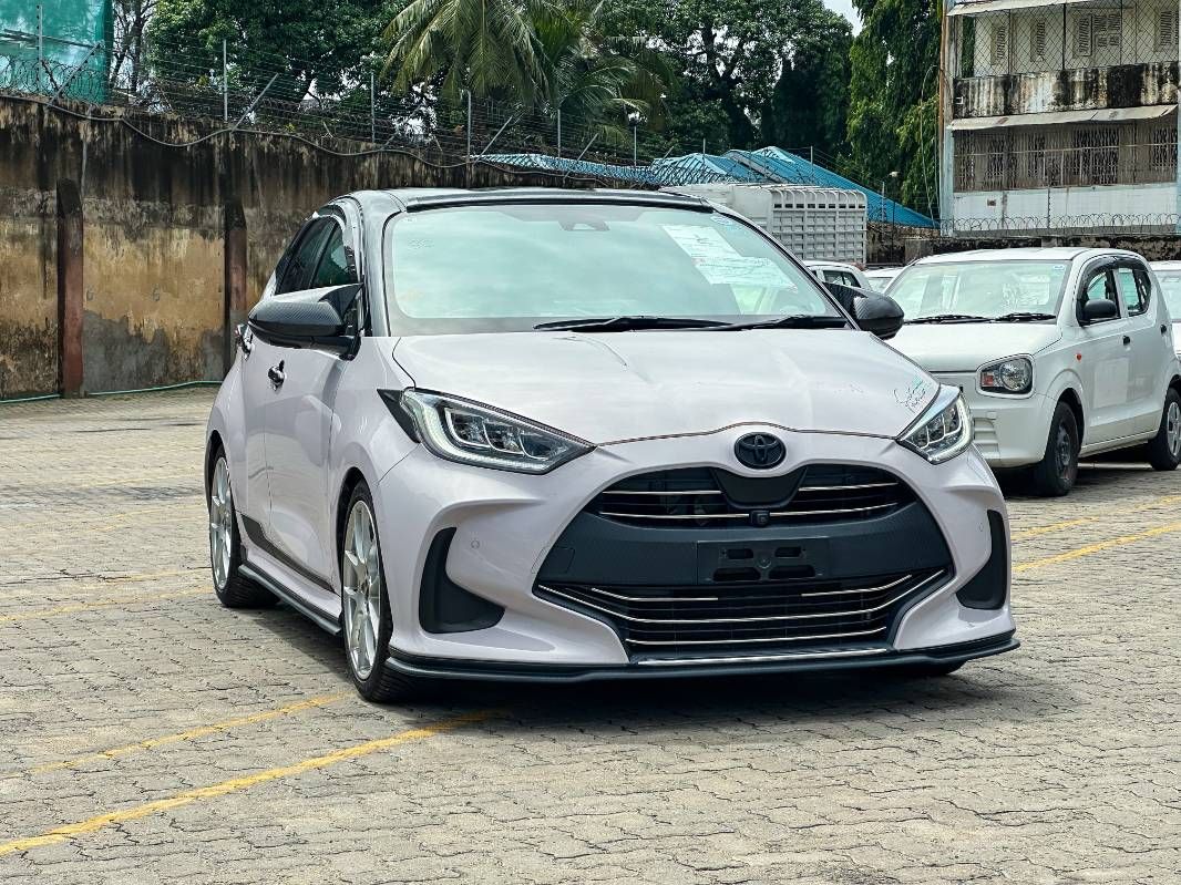 2020 Toyota Yaris in pink, photo 7 of 12, for sale in Kenya (Ref T20-13059)
